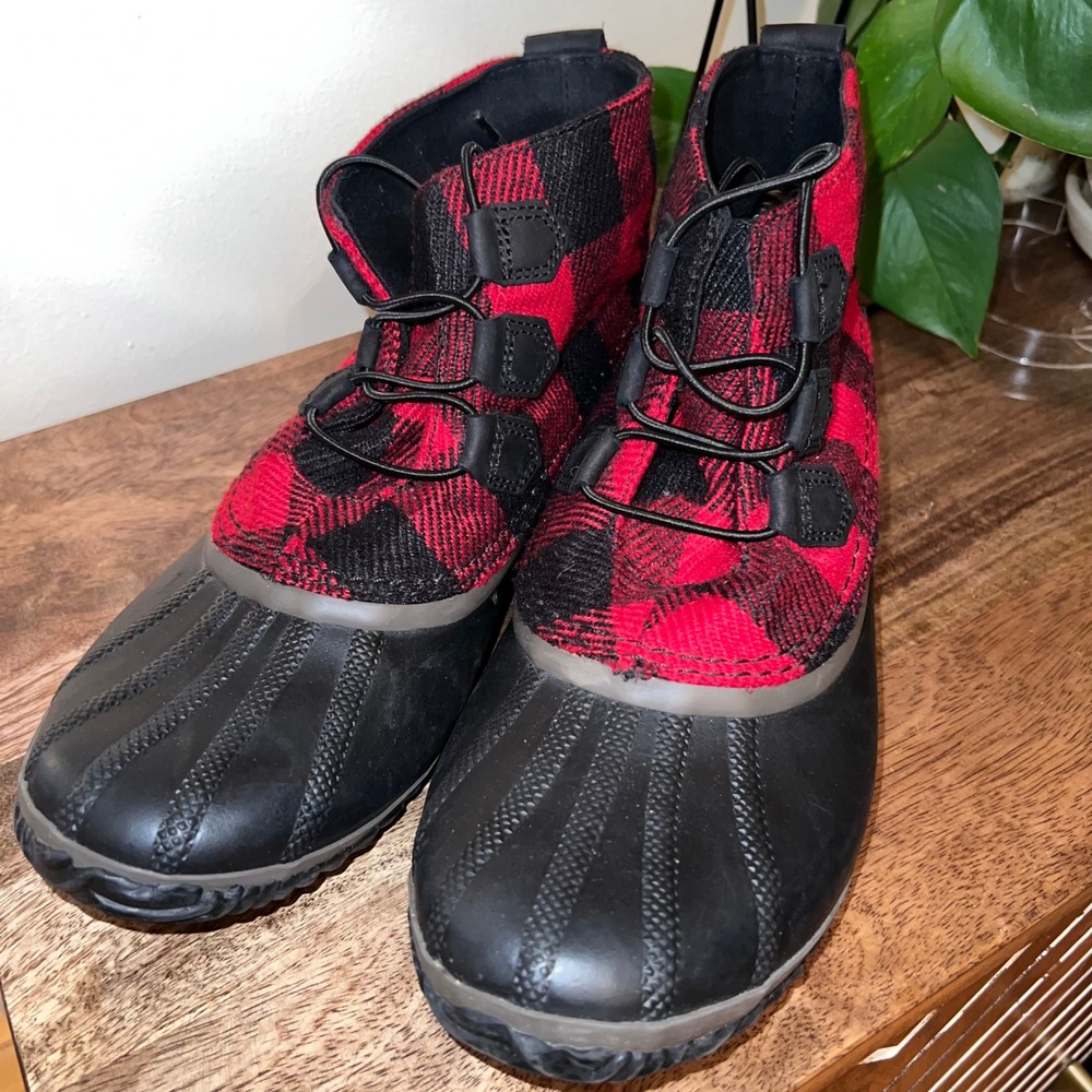 Sorel Womens Out & About 11M Red Buffalo Plaid Duck Ankle Boots Gorpcore